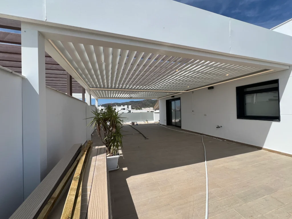 instalación pérgola bioclimatica cordoba